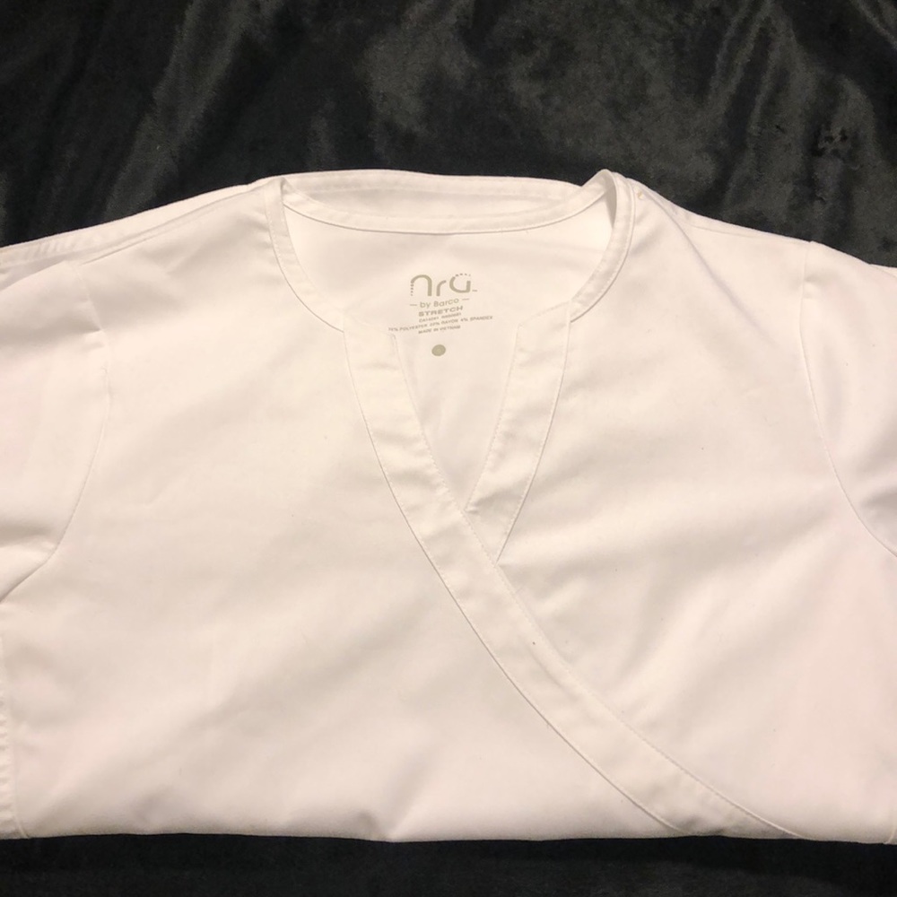 NRG SCRUB TOP SIZE SMALL